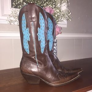 BCBG DARK BROWN COWGIRL BOOTS